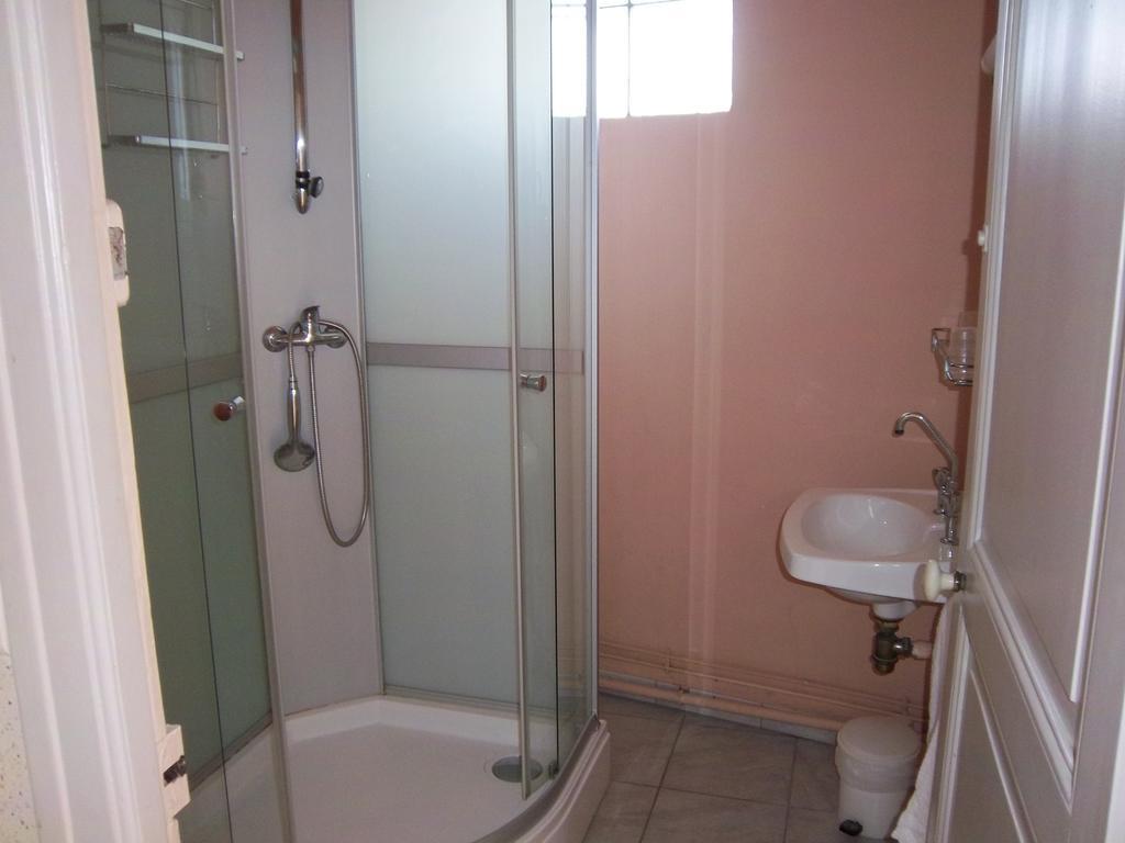 Hotel Le Colbert Épernay Zimmer foto