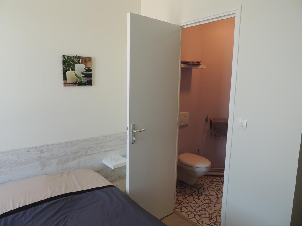 Hotel Le Colbert Épernay Zimmer foto
